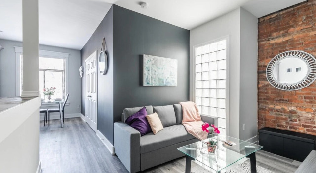 Cozy 1BR Apt w Netflix - Prime Location, Varaa Hotelli Hamilton 