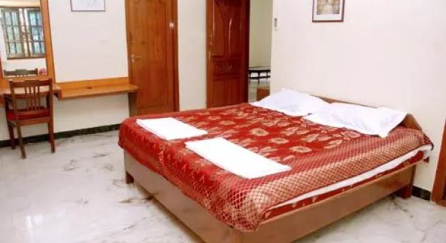 Service Bungalow @ Pollachi, Rezerwuj Hotel Pollachi Tamil Nadu