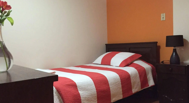 Hotel Margarita 2, Забронировать Отель Centro Histórico Кито, рядом с Del Arbolito Park