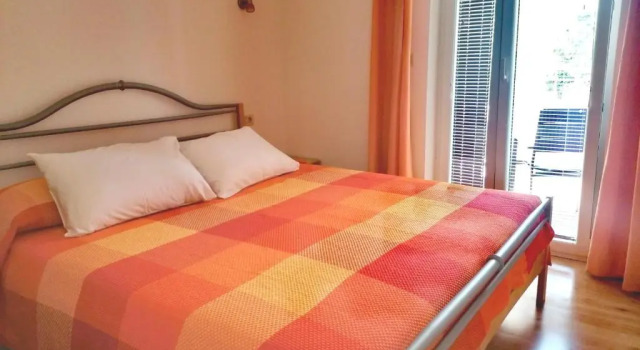 Cozy House with Pool near Rovinj, Rezerwuj Apartament Hotele w Pilkovici z parkingiem, Parking