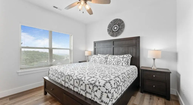 Cm132-6 -summer Breeze- Sleeps 17 6 Bedroom Home, Забронировать Дом для отпуска Отели Table Rock Lake с парковкой, Парковка