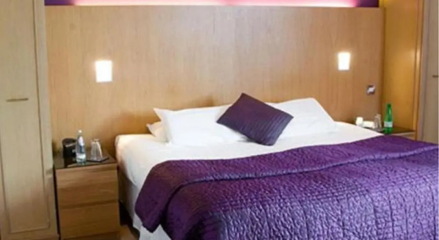 Rooms at 1703
