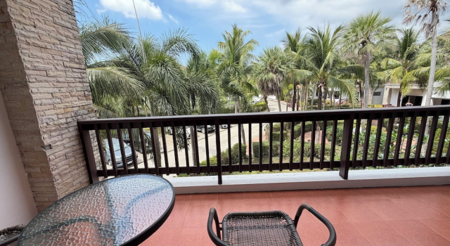 Трёхместный номер Superior с балконом Rawai Grand House -SHA Plus