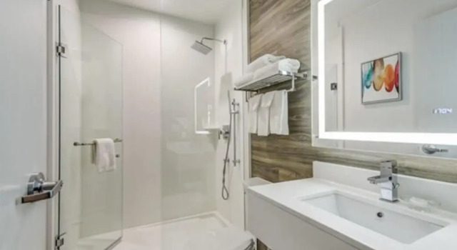 Двухместный люкс EST Hotel
