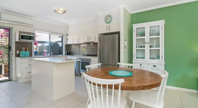 Surfers Paradise Townhouse, Забронировать Отель Серферс-Парадайс Голд-Кост, рядом с LAN SPA