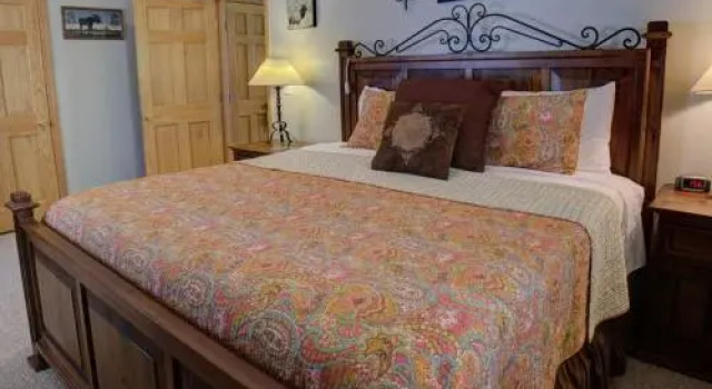 Sleepy Bear House