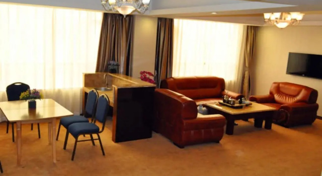 GreenTree Inn Guangdong Guangzhou Baiyun Avenue Yongping Business Hotel, Rezervasyon Otel Guangdong otoparklı oteller, Otopark