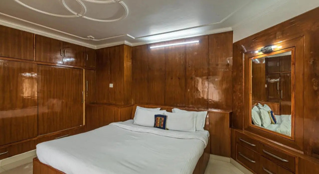 Saffronstays Grandview Haven, Barog