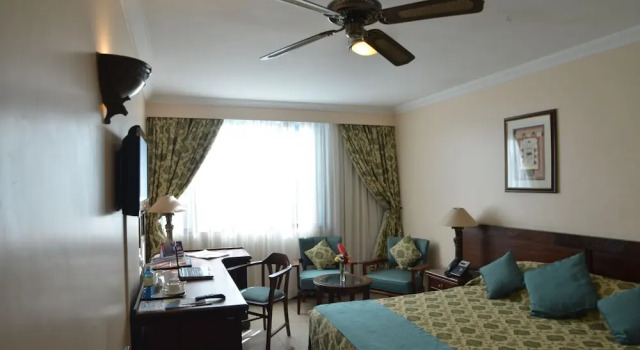 Habitación triple Estándar con balcón Jacaranda Hotel Nairobi