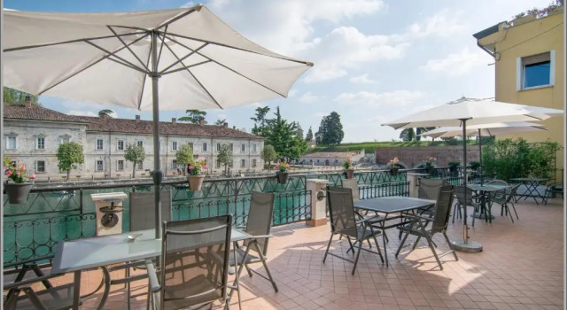 Fiori sullAcqua Apartments, Забронировать Апартаменты/квартира Пескьера-дель-Гарда Garda Veneto, рядом с Pederzoli Hospital