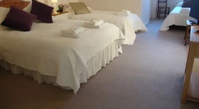 Cider Cottages & Forest Cottage B&B, Забронировать Отель «постель и завтрак» Берли Нью-Форест, рядом с Парк Берли