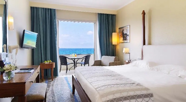 Номер Standard с балконом Alexander The Great Beach Hotel