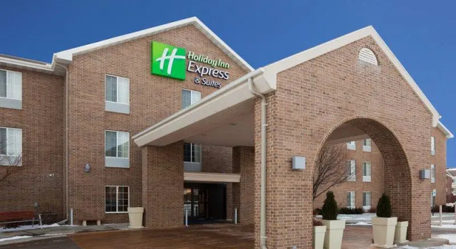 Кровать в общем номере Holiday Inn Express Hotel & Suites Sioux Falls At Empire Mall by IHG