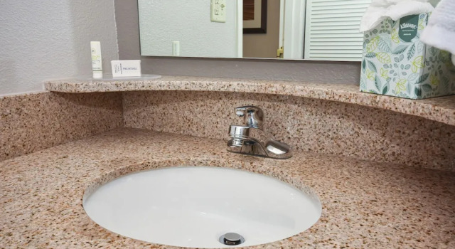 Двухместный люкс Courtyard by Marriott Charlotte Matthews