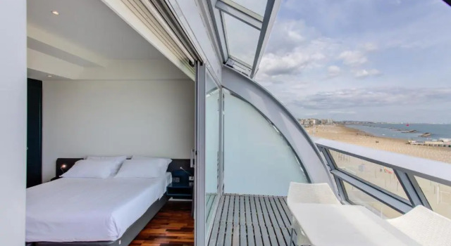 Трёхместный номер Standard с балконом и с видом на море Kursaal Hotel
