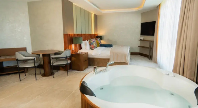 Dwuosobowy junior suite Motel Heksapolis