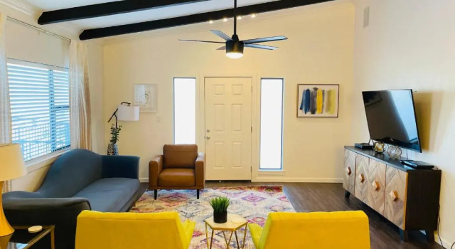 Апартаменты Sandstone Ridge Apartments Remodeled 6 Bedroom 4 Bath