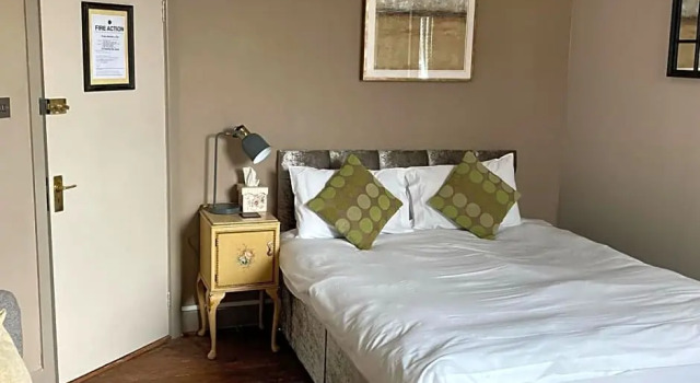 Двухместный номер Standard The George Hotel
