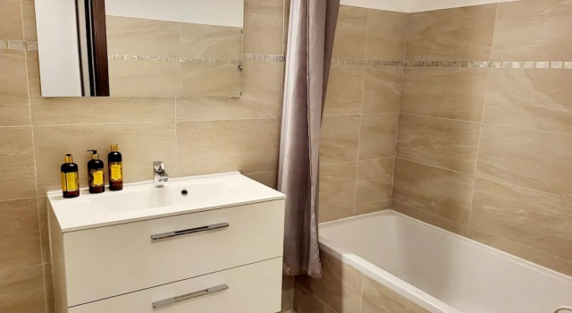 Коттедж Deluxe La villa Roméo, piscine et spa