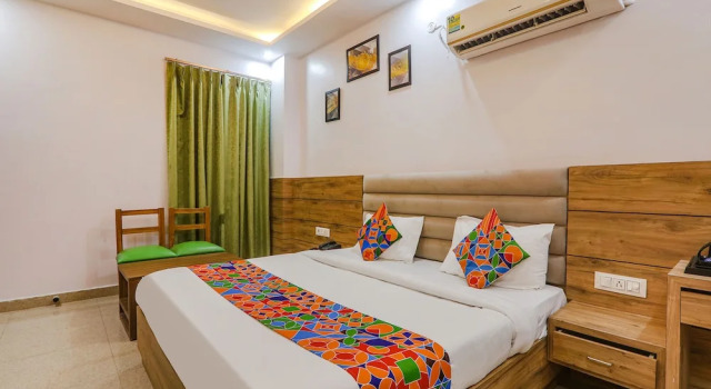 Номер Deluxe Fabhotel The Crestelia