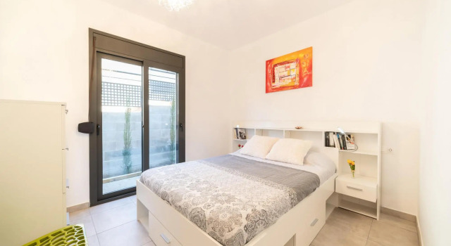 Elia in L'Escala with 3 bedrooms and 2 bathrooms
