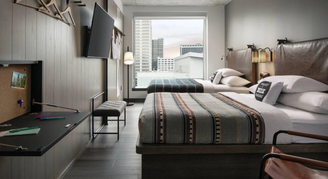 Четырёхместный номер Standard Moxy Louisville Downtown