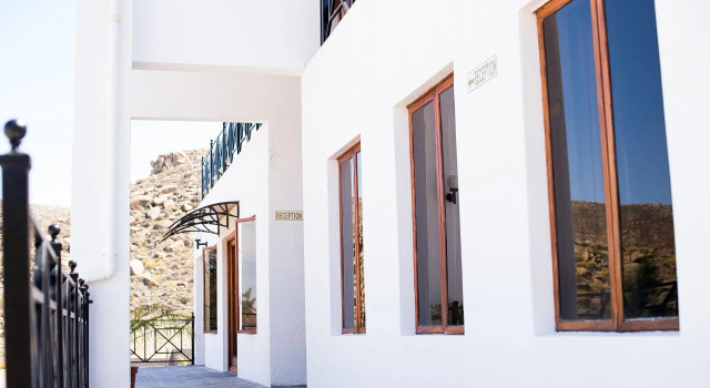 Nama White Guesthouse, Book Hotel Hoteller i Springbok med parkering, Parkering