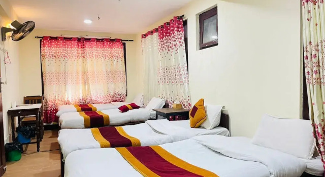 Четырёхместный номер Standard Holyland Guest House