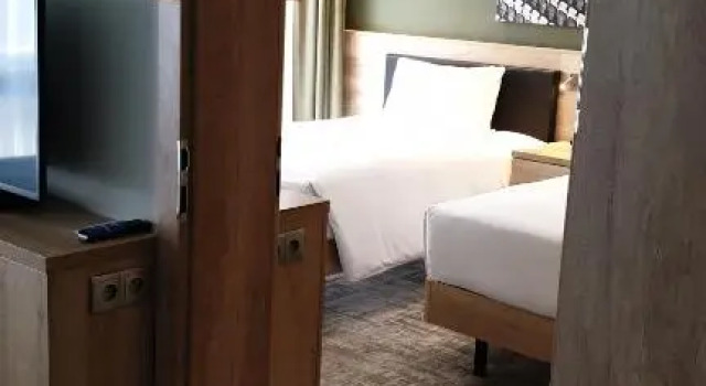 Четырёхместный номер семейный Connecting Hampton By Hilton Gdansk Old Town