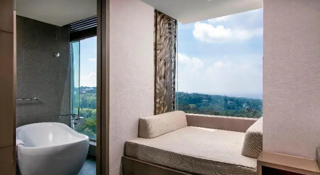 Standard double chambre avec balcon InterContinental Bandung Dago Pakar, an IHG Hotel