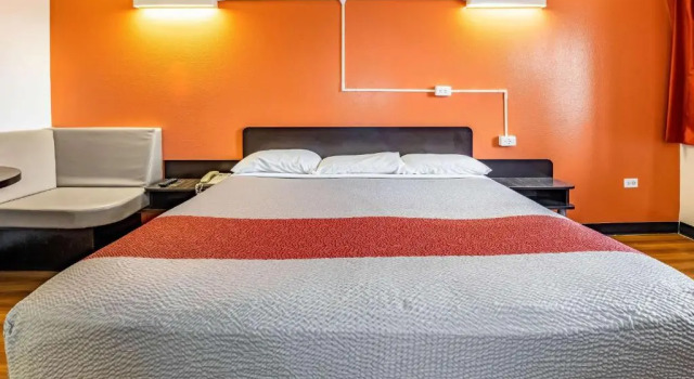 Четырёхместный номер Standard Motel 6-Joliet, IL - I-80