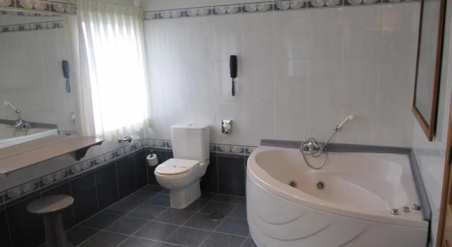 Полулюкс Hotel Sercotel Cuatro Postes
