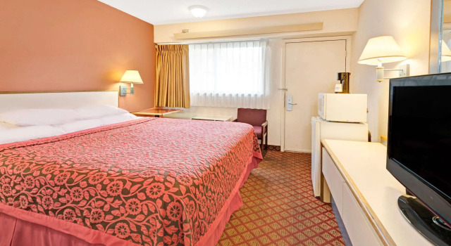 Days Inn by Wyndham Overland Park/Metcalf/Convention Center