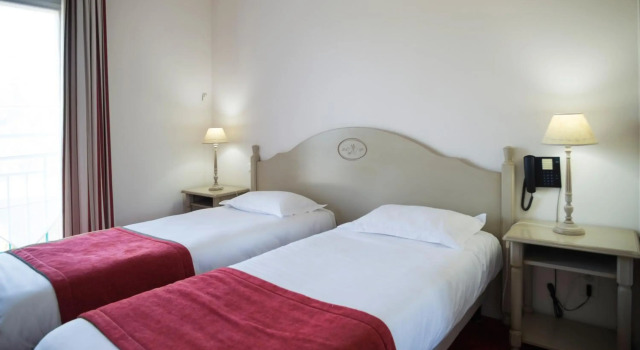Brit Hotel Du Perche, Book Hotel  