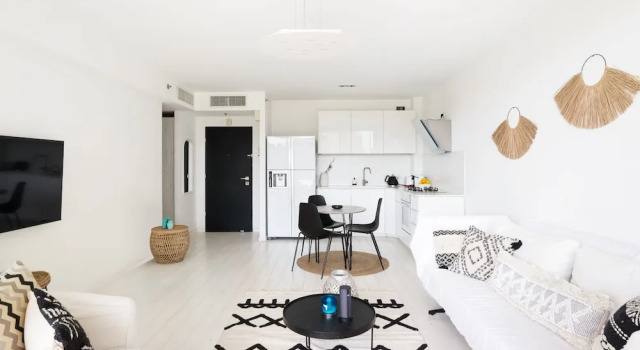 Апартаменты Comfort Beach House Style Condo & Pool