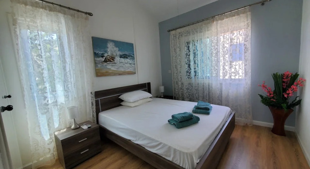 Charming 3-bed Villa in Protaras With Heated Pool, Rezervovat Vila Protaras Famagusta, poblíž Lombardi Beach