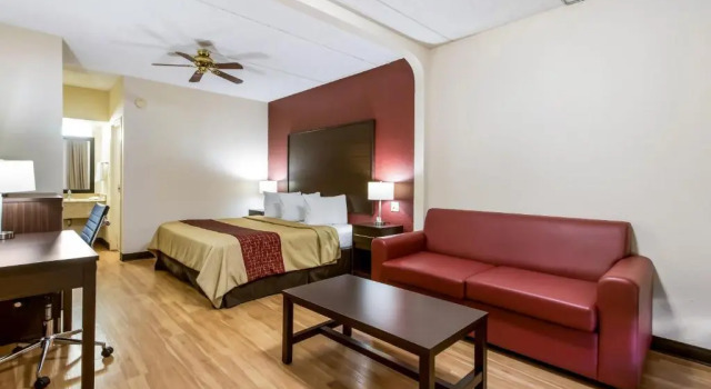 Двухместный люкс Red Roof Inn & Suites