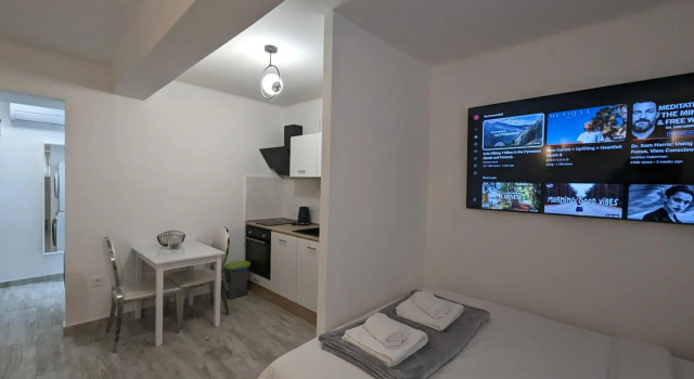Chic Modern Studio in Historic Building w Floor Heating, 65" TV, Washer and Dryer, Rezerwuj Hotel Zagrzeb Chorwacja
