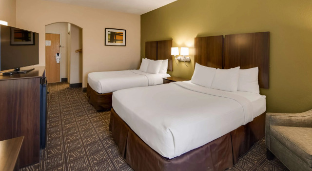 Четырёхместный номер Standard Best Western Rayne Inn