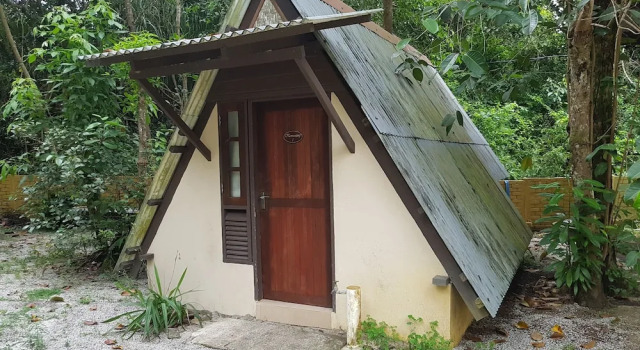 Номер Standard с красивым видом из окна Pandan Laut Beach Resort