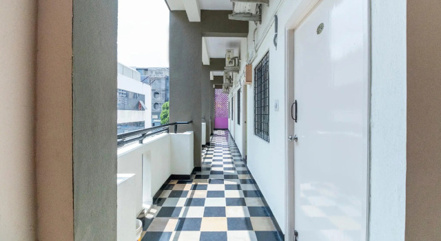 OYO Flagship 71828 HOTEL GURU, Забронировать Отель Бангалор штат Карнатака, рядом с Indian Institute of Management Bangalore
