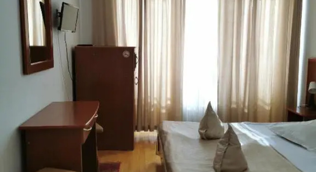 Hotel Unirea, Rezerwuj Hotel Hotele w Carpathians - Romania z parkingiem, Parking