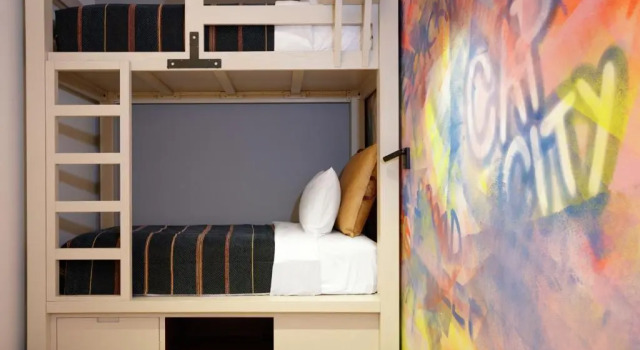 Четырёхместный номер Standard Moxy Richmond Downtown