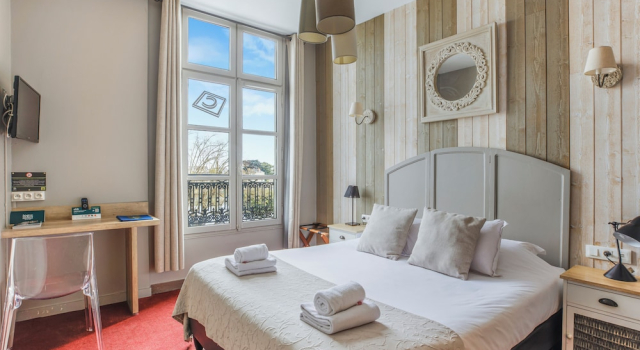 Двухместный номер Standard с видом на реку Logis Hôtel Restaurant Cristal