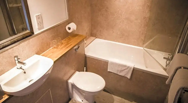 Номер Standard OYO The Red Lion Hotel