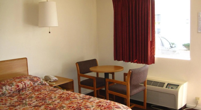 EZ 8 Motel Old Town, Забронировать Мотель Старый город Сан-Диего, рядом с Casa de Estudillo