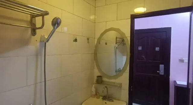 Кровать в общем номере (женский номер) Yangshuo How Flowers Hostel & Party Coliving Coworking Nomads