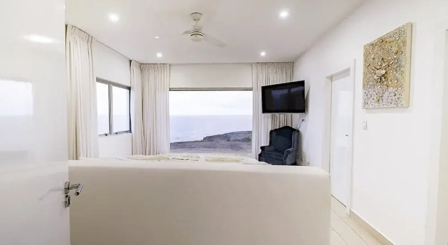 Lilypad Luxurious Cliffside Villa With Stunning Sea Views