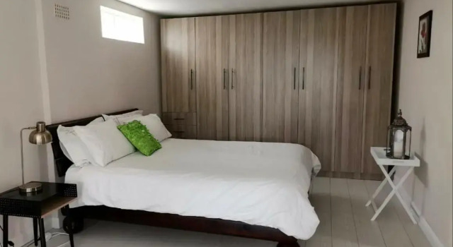 Manz' amahle Guest Cottage, Boek Pension Hartbeespoort 