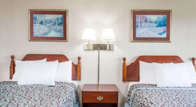 Четырёхместный номер Standard с балконом и с видом на горы Days Inn by Wyndham Tannersville